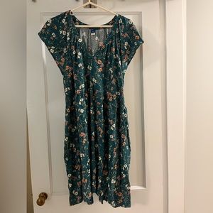 Old Navy Short Sleeve V Neck Tier Dress in Green Floral Women’s size XL